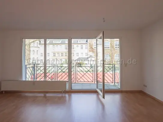 Singlewohnung mit Einbauküche zur Miete in Plauen - Aufzug, Balkon, Laminat, Neubau - nahe Bahnhof