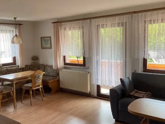 Zwei-Zimmer Wohnung mit Balkon in Kirchberg zu vermieten!