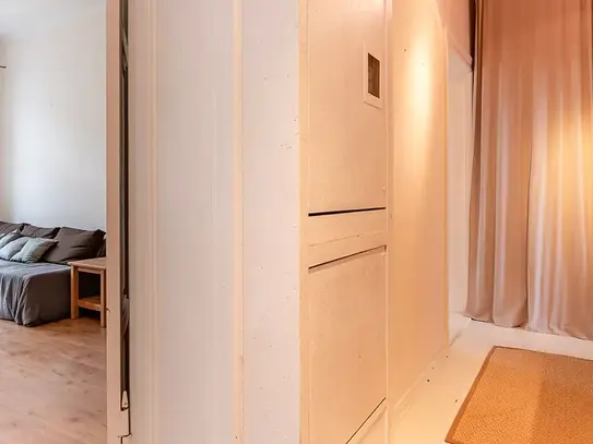 Very well connected, pretty and modern furnished old building apartment in Charlottenburg for up to 6 people., Berlin -…