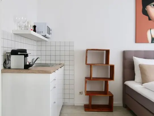 Bright 1-room apartment at Friesenplatz, Koln - Amsterdam Apartments for Rent