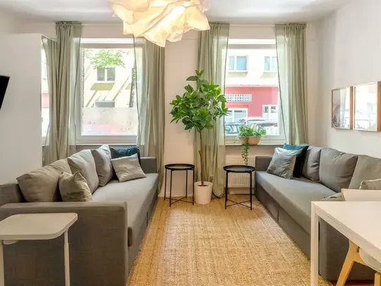 Fashionable & cozy apartment conveniently located (close to beaches, train station, exhibition center), Koln - Amsterda…