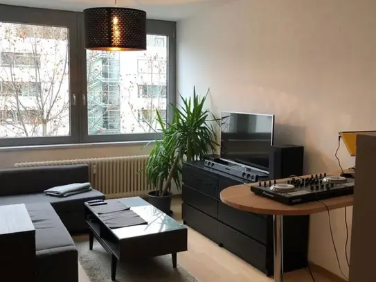 2 room apartment, fully equipped, in a central location near Rotebühlplatz, Stuttgart - Amsterdam Apartments for Rent