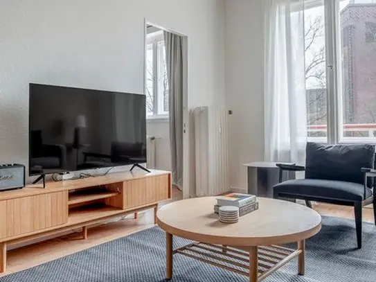 Well-located 2-room flat just a few minutes from Kurfürstendamm and Hubertussee