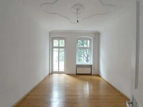 Wunderschöner 2-Zimmer-Altbau wartet auf neue Mieter!