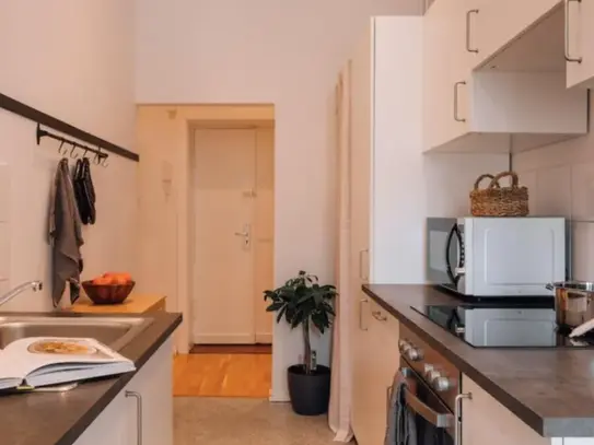 Inviting 1-bedroom apartment next to Prenzlauer Allee train station