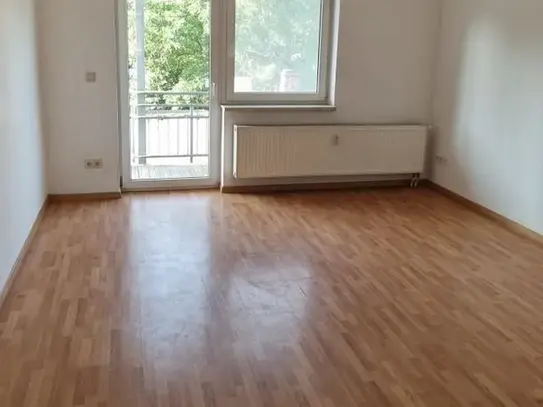 Perfekte Wohnung mit WohlfÃ¼hlcharakter, schÃ¶nem Balkon und Tageslichtbad!