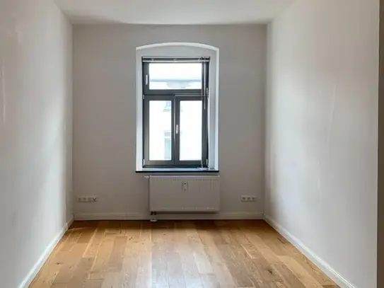 Nähe Platz d. Jugend * Balkon, Tageslichtbad mit Wanne * Dusche, Eichendielung, Keller *