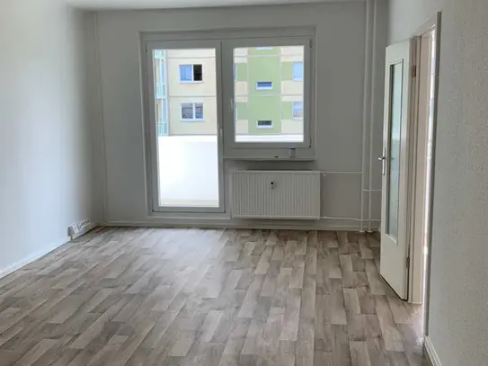 Bezugsfertige 2-Raumwohnung in Grünau mit Balkon