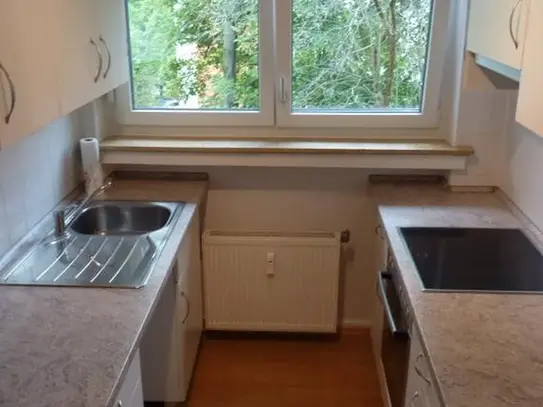 °°° WOHNEN IN KURPARKNÄHE °°° Frisch renovierte Wohnung mit EBK, Tageslichtbad u. Südbalkon