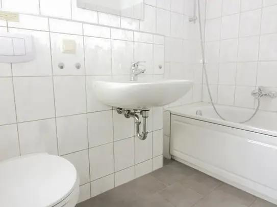 Wohnung zur Miete in Ludwigshafen am Rhein, Schöne 2-ZKB-Wohnung mit Balkon in Ludwigshafen-Innenstadt