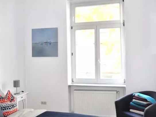 Bright Apartment In Sachsenhausen | With Bathtub And Small Garden Shared W/ Neighbors, Frankfurt - Amsterdam Apartments…