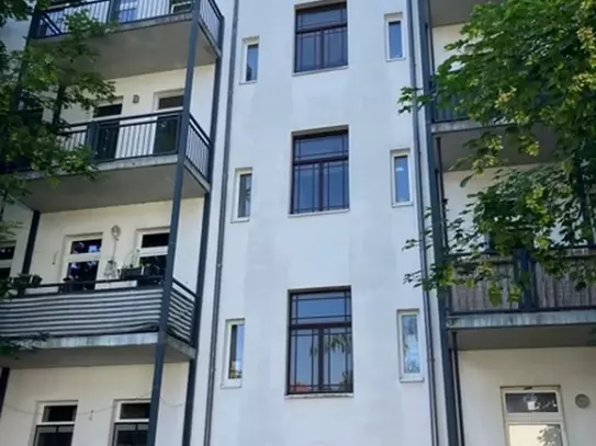 +++vollmöblierte 2 Zimmer-Wohnung mit Balkon im sanierten Altbau+++