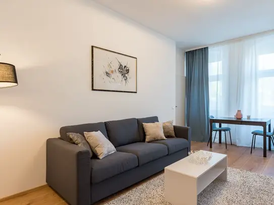 Spacious and charming apartment in Moabit