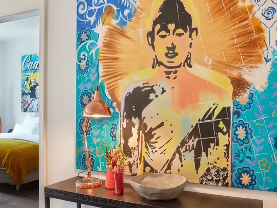 Modern apartment in Prenzlauer Berg with asian touch and Pop Art collection