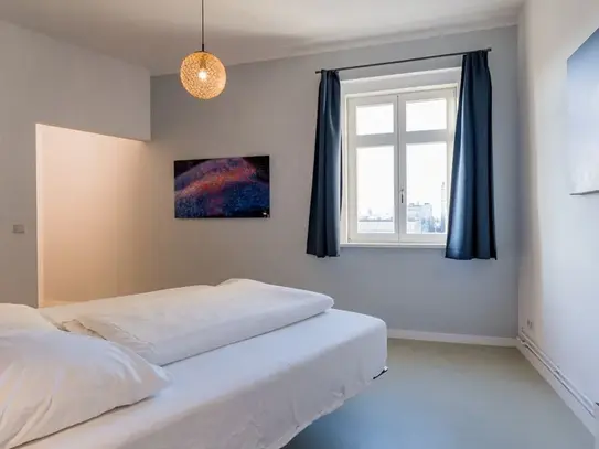 Modernes Leben in einem Baudenkmal am Strausberger Platz, Berlin - Amsterdam Apartments for Rent