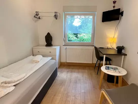 Your private room + Private Parking at the Koblenz Central Station