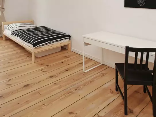Ample single bedroom near Wröhmänner Park