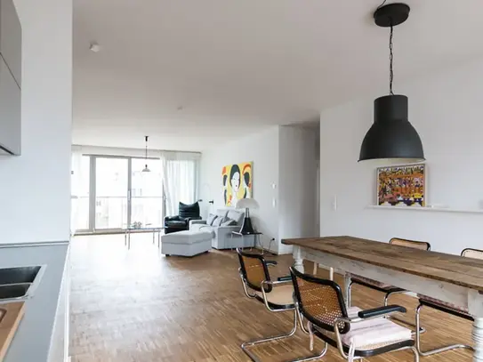 Berlin-Mitte: Luxurious loft with 3 bedrooms and two balconies nearby Oranienstraße