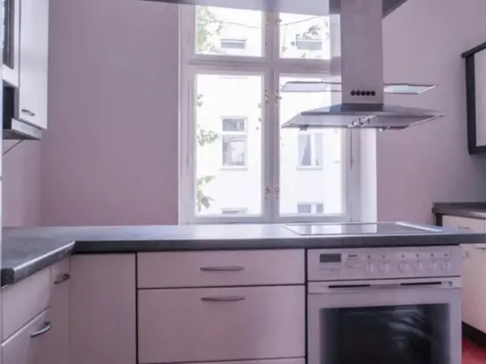 Cool room in 5-bedroom apartment in Prenzlauer Berg