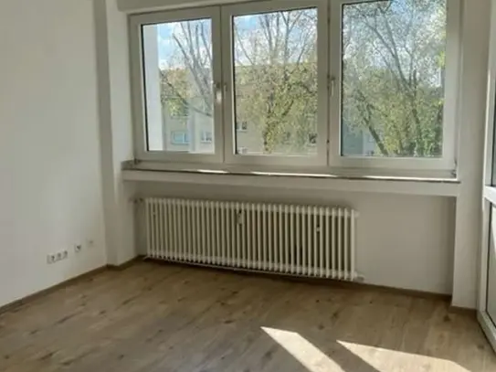 Sanierte 1 1/2 Zimmerwohnung mit Balkon und Aufzug