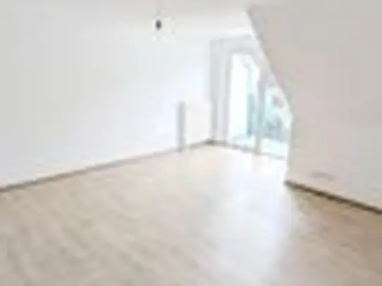 *EBK möglich* 3-Zi.-Wohnung mit Balkon und TG in Kesselsdorf