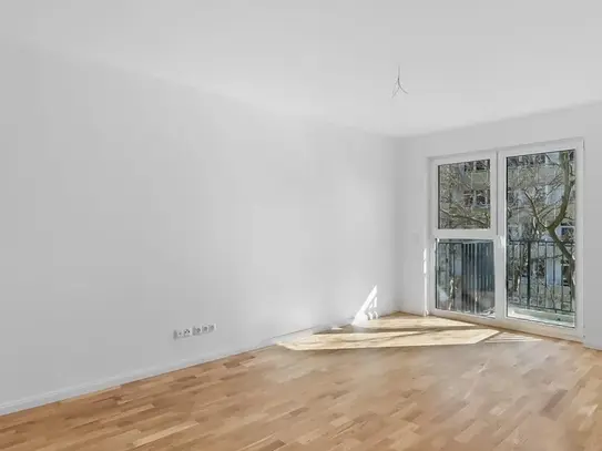 Unfurnished studio near the Lichtenberg train station