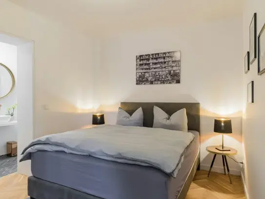 Stylish 1-bedroom flat in trendy location next to U-Bahn station