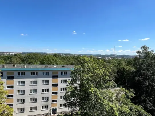 ***Bezugsfertige 3-Raum-Wohnung mit Einbauküche und großem Balkon!***