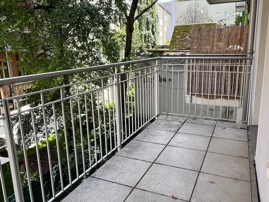 Lovely & spacious flat in one of the most popular areas in Berlin