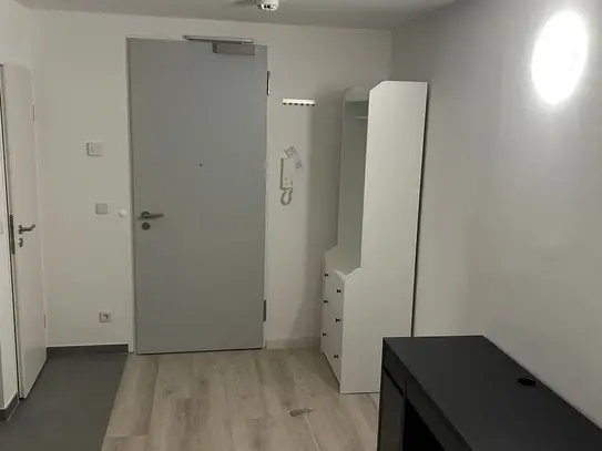 Kleines möbeliertes Studio Apartment mitten in Pankow mit eigener Terasse