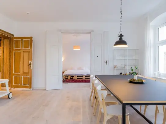 Large and bright old building apartment in Prenzlauer Berg (Berlin)