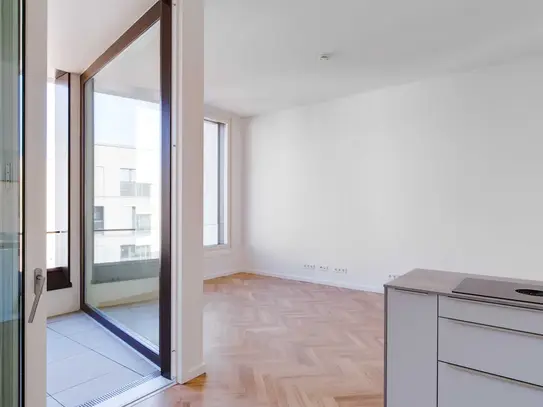 Premium 2 room apartment with waterview at Hamburger Bahnhof close to central station