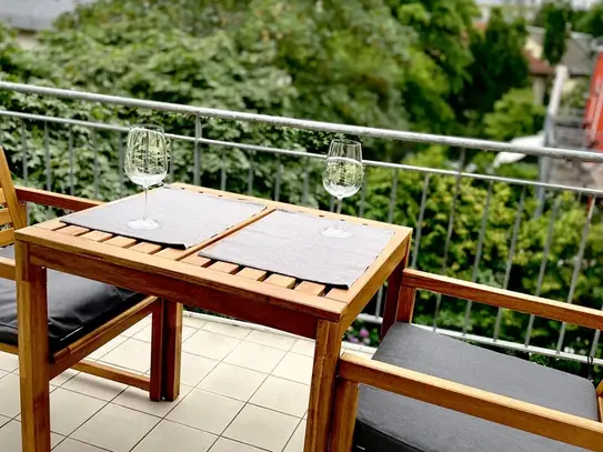 Blasewitz/ Forrest Park: Newly furnished, quiet 1-room apartment with 2 balconies in a perfect location in a city villa