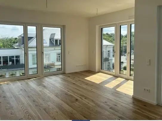 Ihr neuer Lieblingsplatz an der Elbe! Hochwertige Ausstattung und groÃer Balkon!