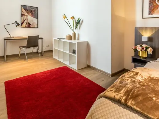 City-Residence: Large furnished apartment with a separate bedroom – euhabitat