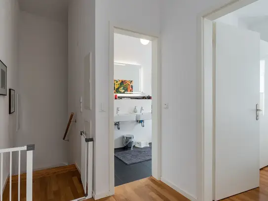 Beautiful family apartment in the peaceful neighborhood of Weißensee.