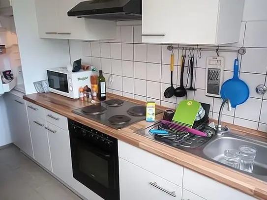 Schöne, helle 2 Zi - mit Einbauküche, Balkon und Autostellplatz in Köln - Braunsfeld