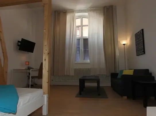 Modern business apartment in the heart of the old town – euhabitat