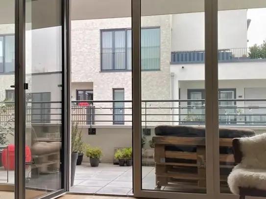 Light-flooded, modern apartment with balcony in Düsseldorf