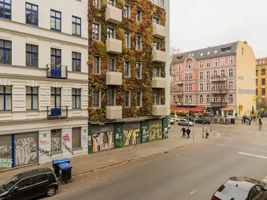 Beautiful apartment (Altbau, 2 rooms) in central Kreuzberg