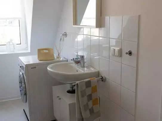 Spacious double bedroom with TV in Frankfurt