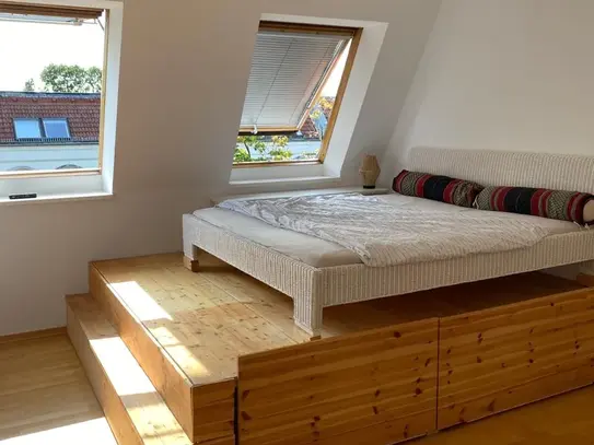 Bright 2-Room Apartment with Large Roof Terrace in Pankow