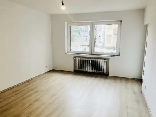 Nur noch Möbel rein!Renovierte 3-Zimmer suchen nette Mieter!