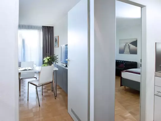 Well equipped serviced apartment with balcony at the gates of Düsseldorf