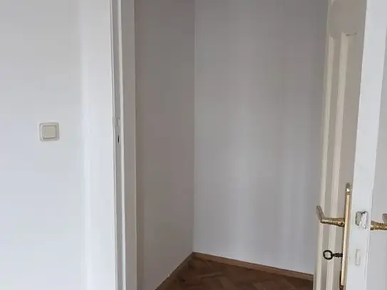 elegante 3 raumwohnung mit stuckverzierung