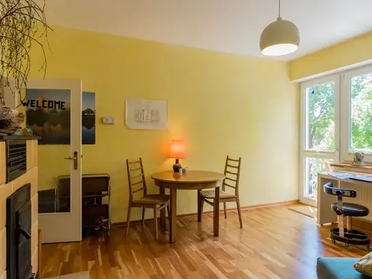 Charming apartment with sunny balcony and Görlitzer Park view in Kreuzberg