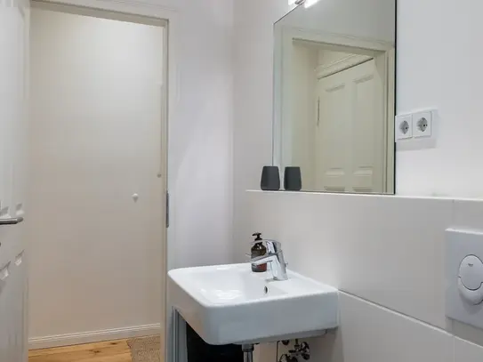 Nice, perfect home in Mitte/Wedding with high speed Internet (with Anmeldung)