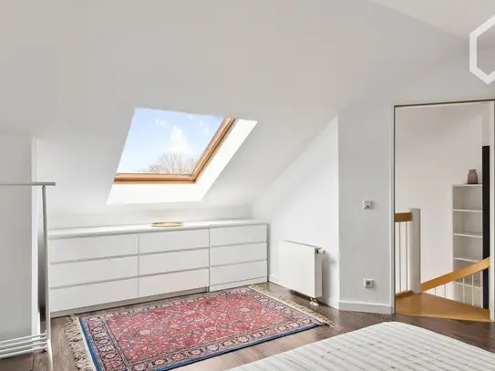 Fashionable, sunny loft in Weißensee including underground parking space