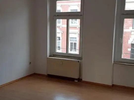 3 Zimmer Wohnung gut geschnitten ,geräumige Küche