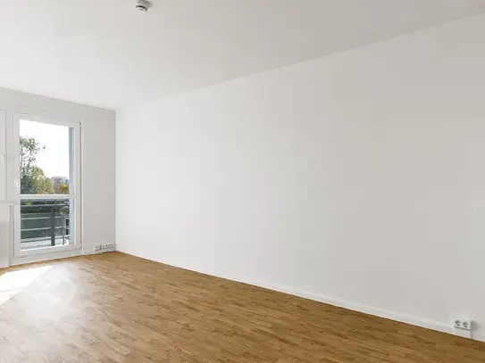 Schicke Balkonwohnung mit Aussicht, Stellplatz möglich